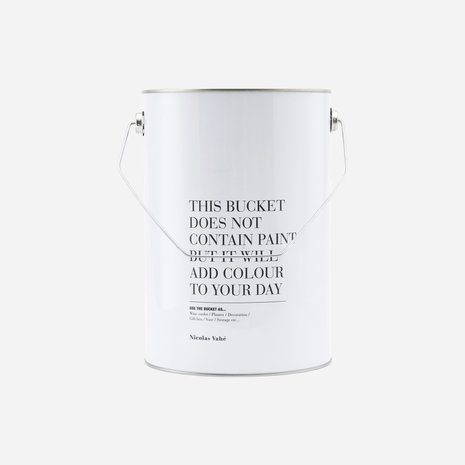 distelroos-Nicolas-Vahe-109310010-blik-Bucket-container-hout