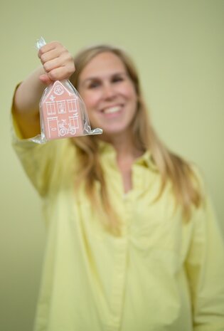 distelroos-Rustik-Lys-BY-KIMMI-kaars-Huis-lente