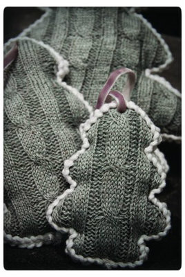 PTMD - Knitted grey wool tree s