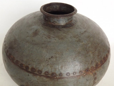Nagouri pot old iron